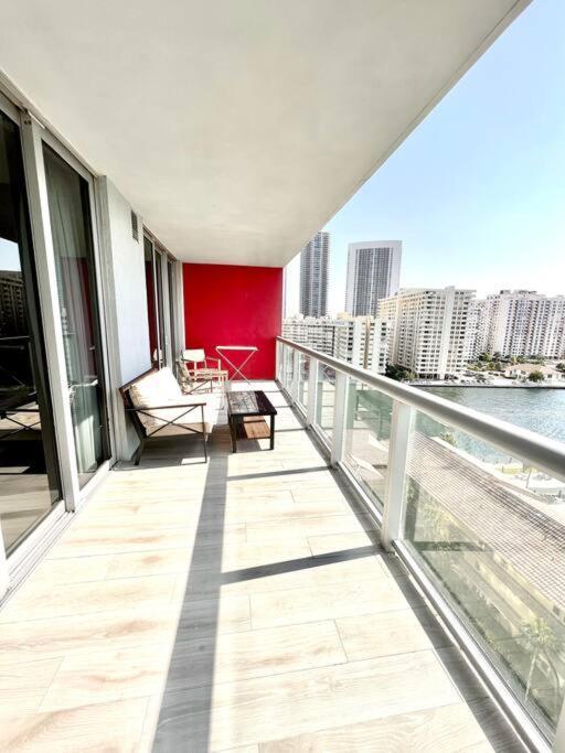 Luxury Condo Steps From Beach Hallandale Beach Exterior photo